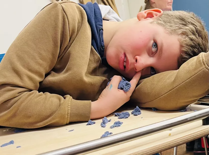 Teilnehmer eines inklusiven Theaterprojektes in Hamburg mit KIndern