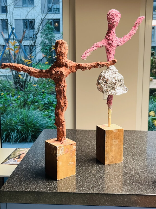 Baakenhafen inklusives Kunstprojekt - fertige modellierte Figuren