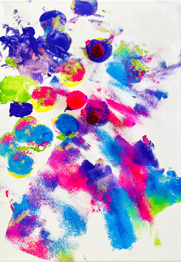Viele blaue und rote Tupfer - Lieblingsfarben Kinder aus dem Erlenbusch